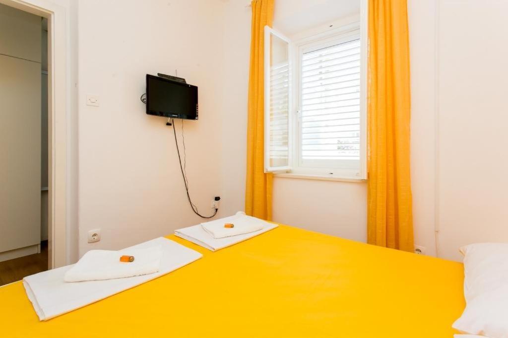 Yellow Room Guesthouse Ragusa Esterno foto